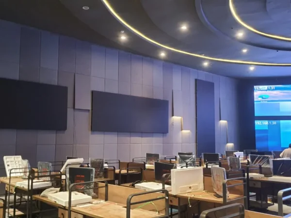 Fusion Center (Decibels)