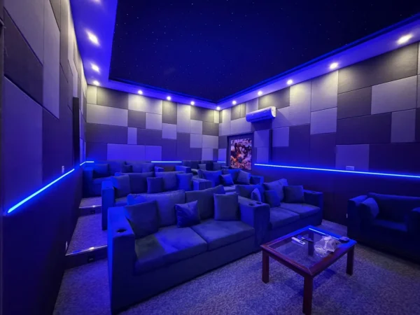 Mini Cinema (Decibels)